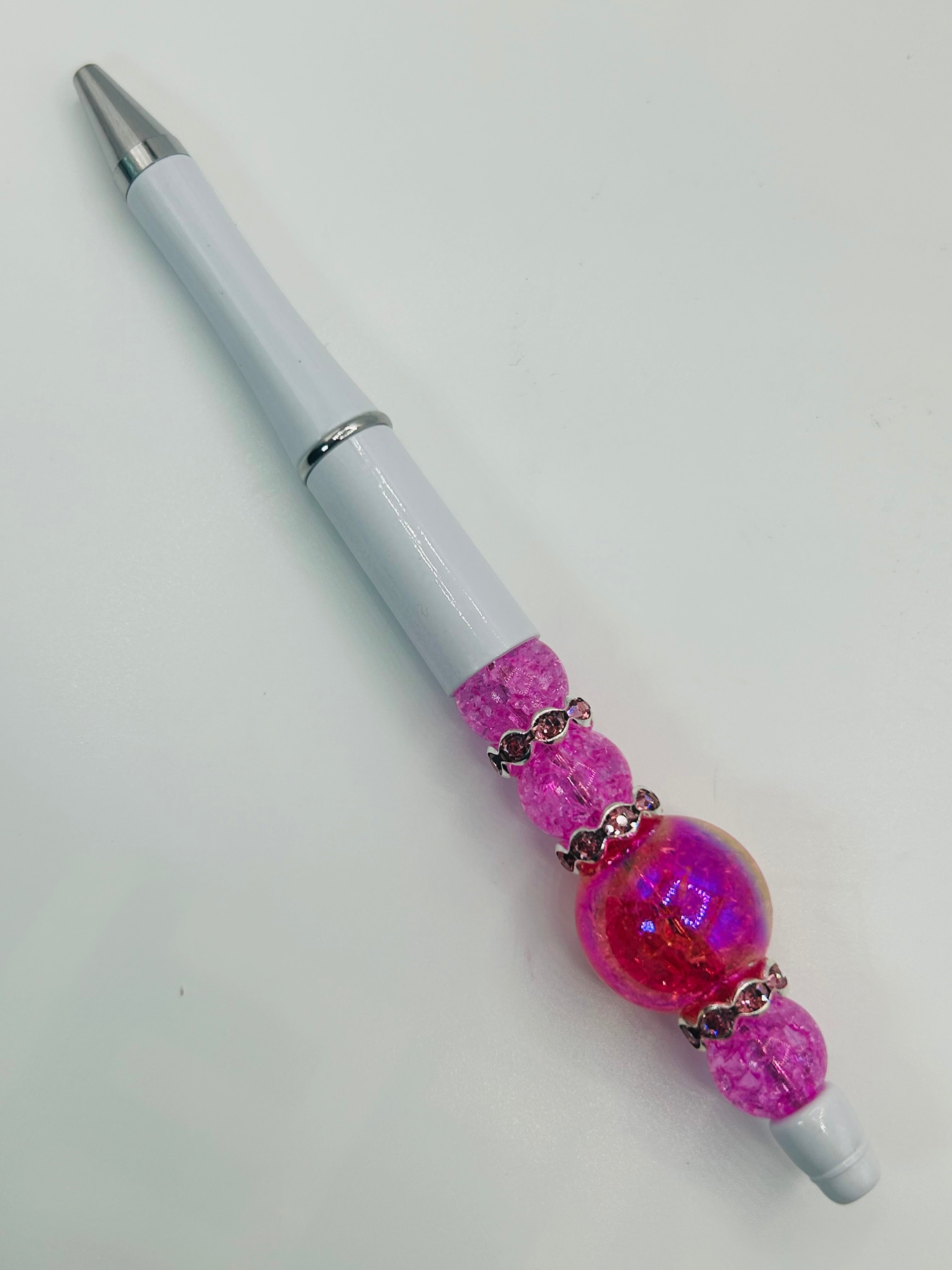 Handmade beaded pen. Comes with 2 refills.