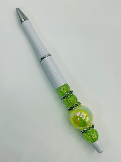 Handmade beaded pen. Comes with 2 refills.