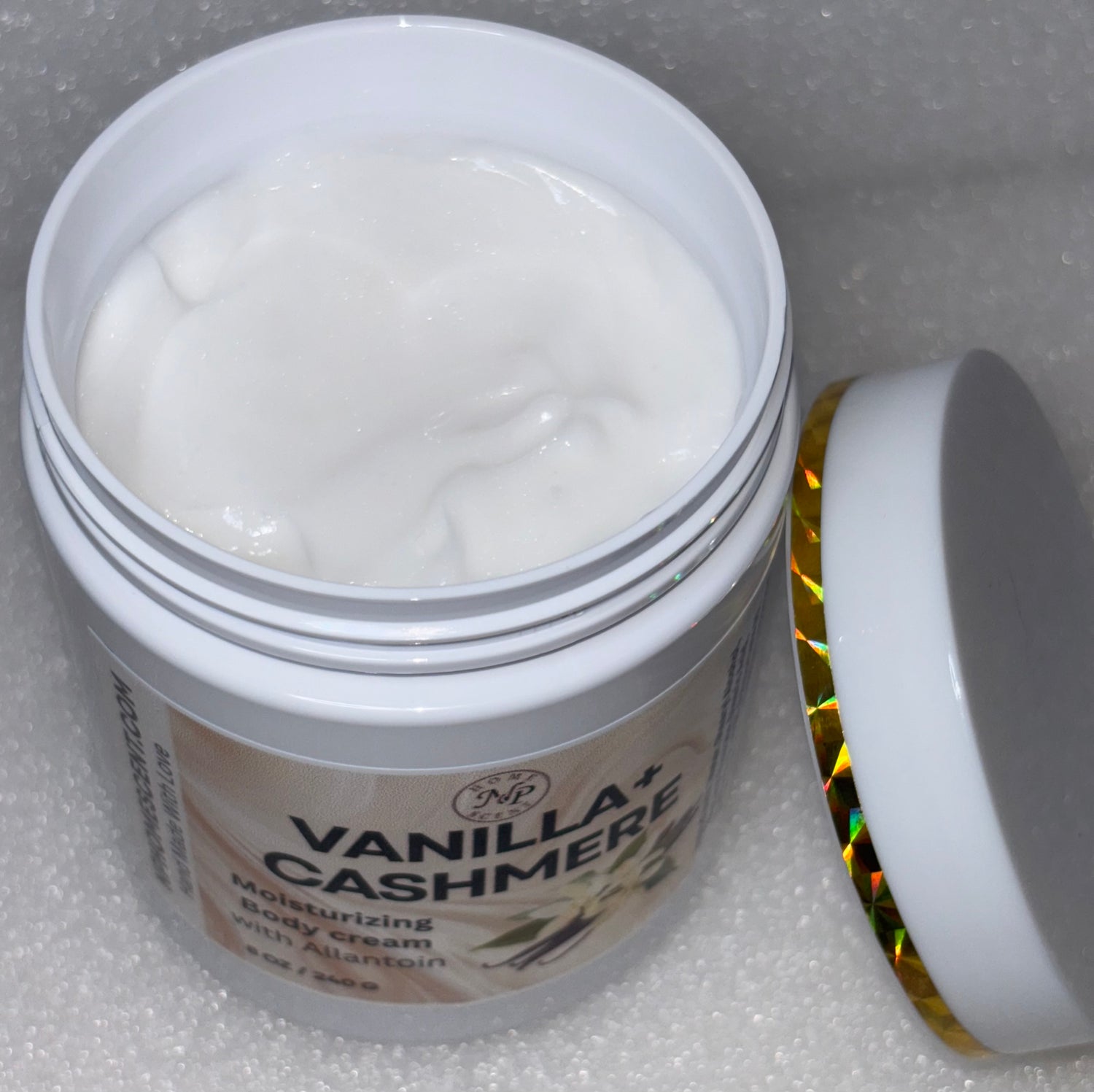 Vanilla +Cashmere Moisturizing Body Cream With Allantoin